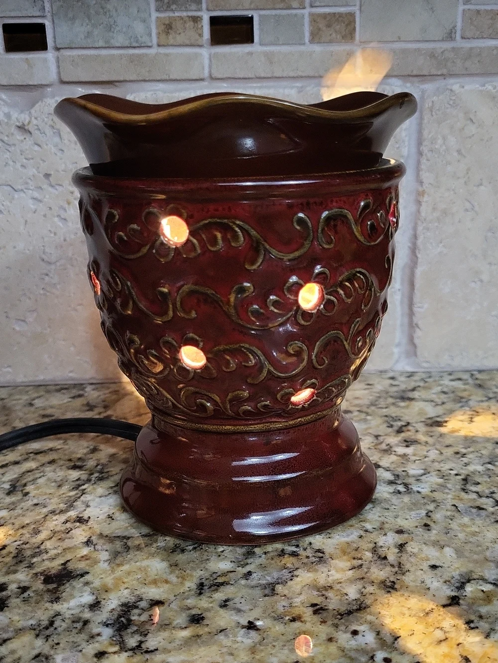 Retired Scentsy Roma Ceramic Electric Wax Warmer